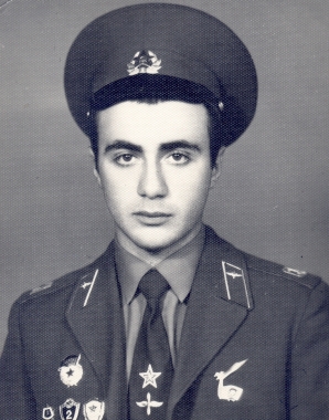 Пачев Ладин Шаранукович. Родился 16.07.1959. Погиб 13.04.1993. Награжден Орденом Леона.